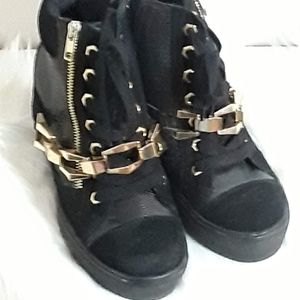 👢 Women's Sneaker Black Suede Ankle Boots